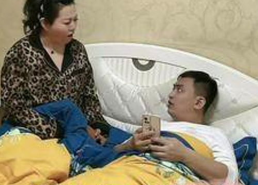 搞笑夫妻视频,笑料百出，甜蜜满溢